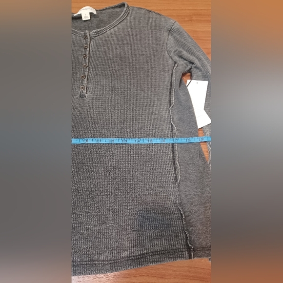 Treasure & Bond Women's Washed Henley in Black, Size S - Picture 15 of 16